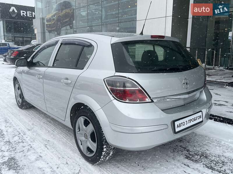 Хэтчбек Opel Astra 2012 в Киеве фото 8 Хэтчбек Opel Astra 2012 в Киеве