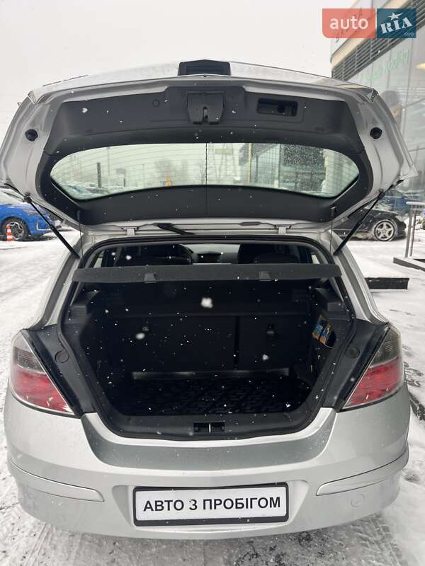 Хэтчбек Opel Astra 2012 в Киеве фото 13 Хэтчбек Opel Astra 2012 в Киеве