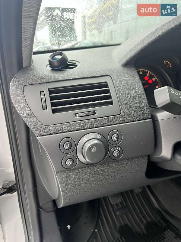 Хэтчбек Opel Astra 2012 в Киеве фото 17 Хэтчбек Opel Astra 2012 в Киеве