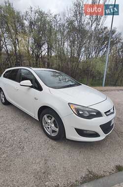 Універсал Opel Astra 2015 в Дніпрі