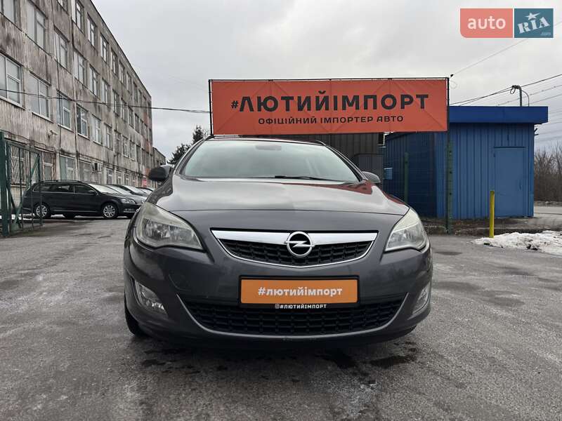 Универсал Opel Astra 2011 в Сумах