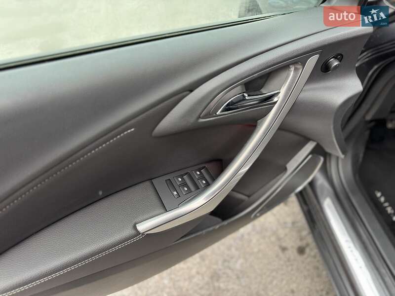 Универсал Opel Astra 2011 в Сумах