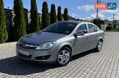 Седан Opel Astra 2012 в Львове