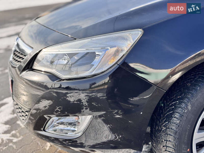 Хэтчбек Opel Astra 2010 в Великой Багачке