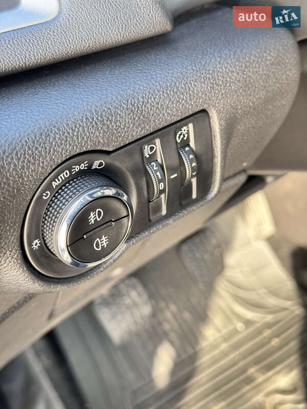 Хэтчбек Opel Astra 2010 в Великой Багачке