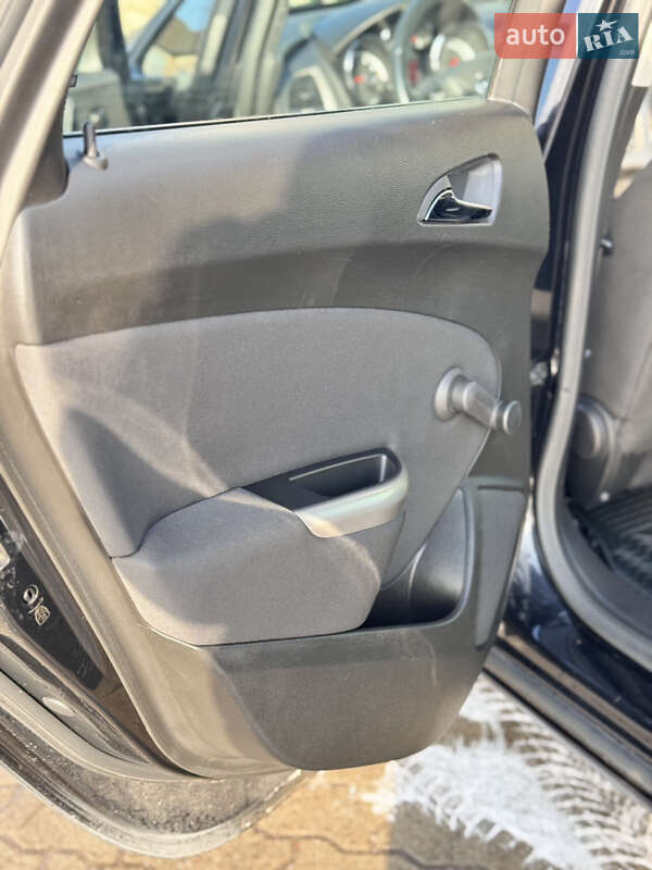 Хэтчбек Opel Astra 2010 в Великой Багачке