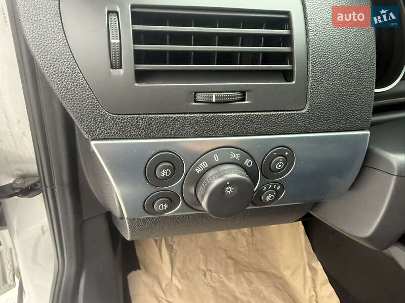 Универсал Opel Astra 2010 в Калуше