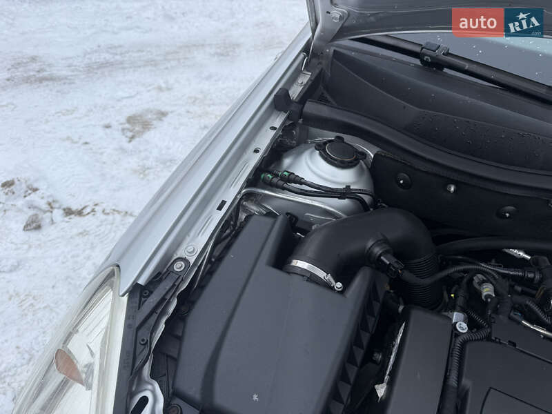 Универсал Opel Astra 2010 в Калуше