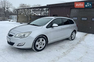 Універсал Opel Astra 2011 в Ізяславі