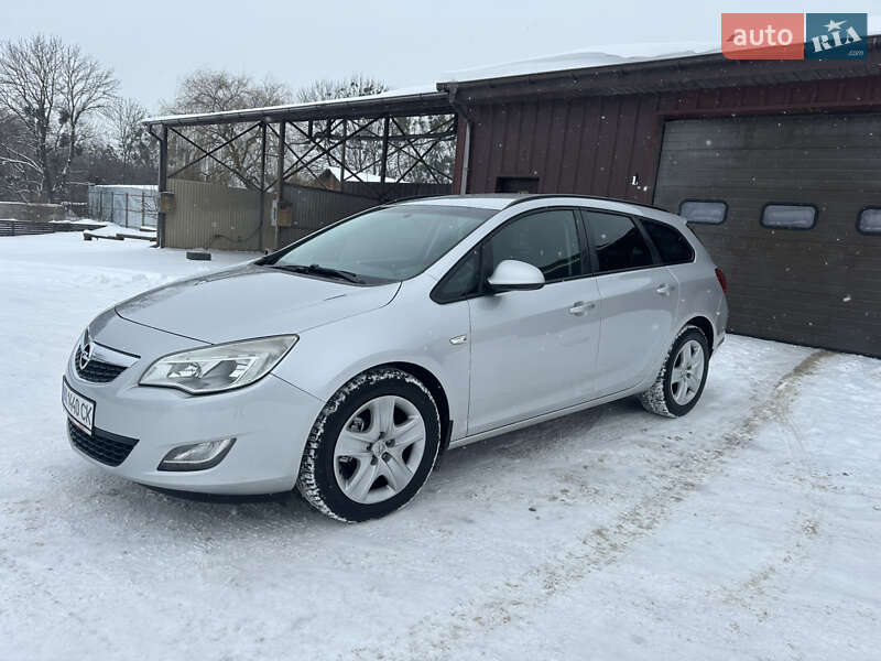 Opel Astra 2011