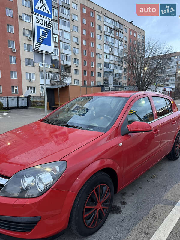 Хэтчбек Opel Astra 2006 в Александрие