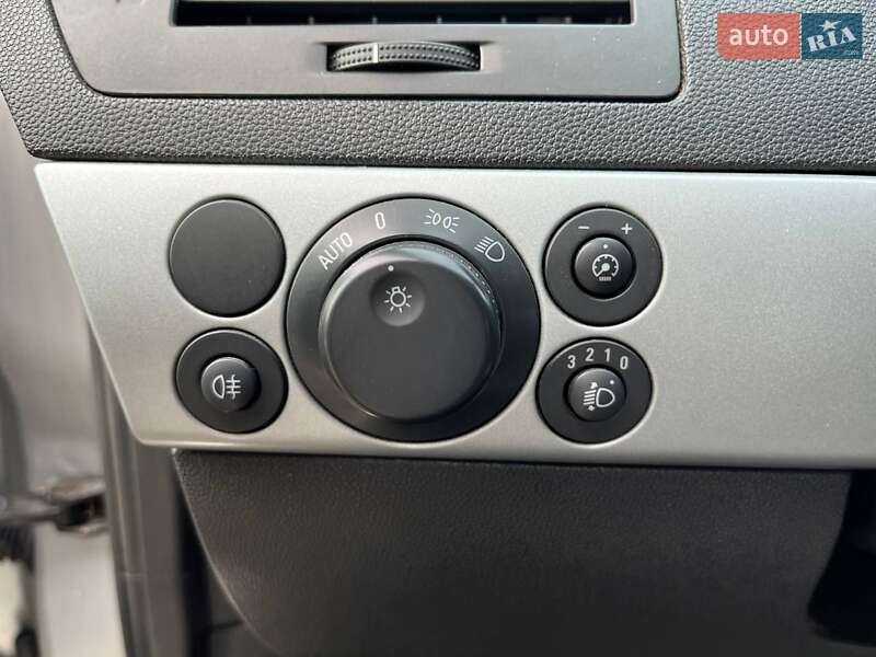 Універсал Opel Astra 2009 в Южноукраїнську