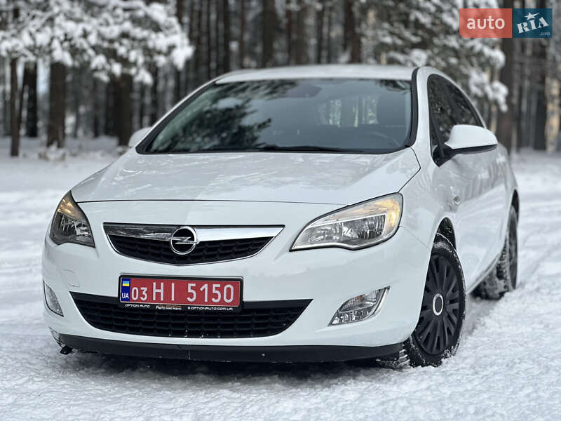 Opel Astra 2012