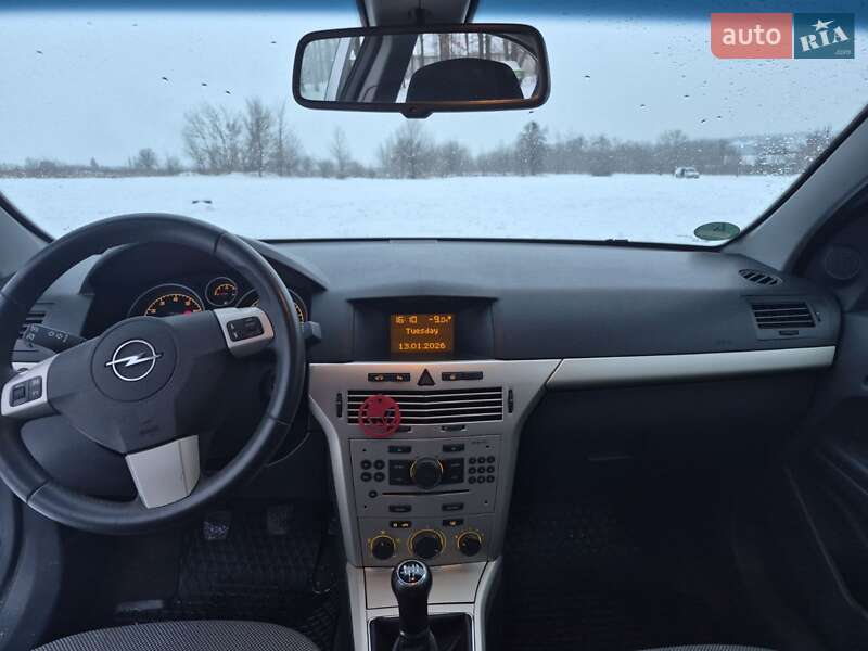 Седан Opel Astra 2008 в Умани фото 11 Седан Opel Astra 2008 в Умани