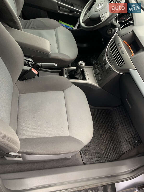 Универсал Opel Astra 2005 в Полтаве