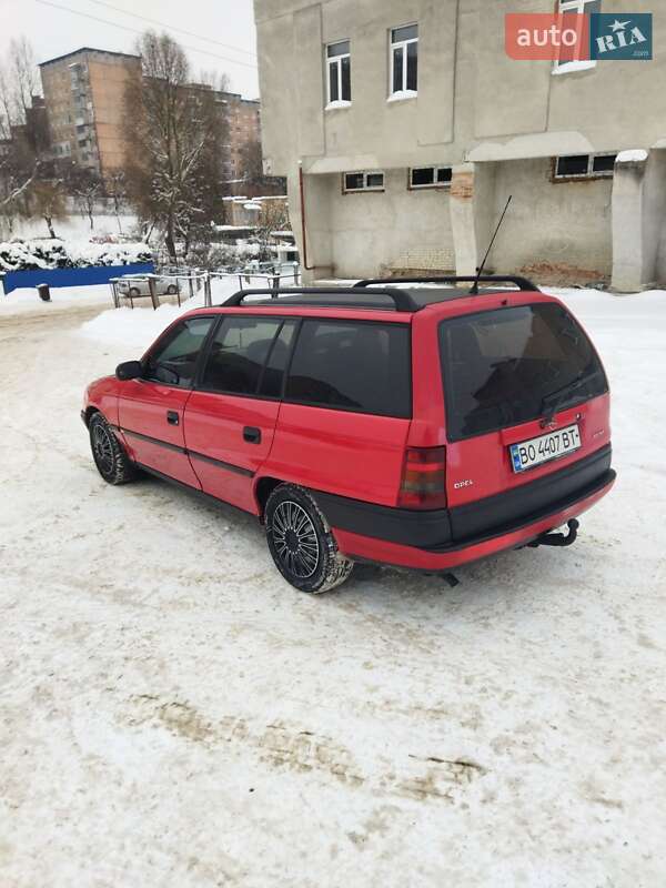 Универсал Opel Astra 1996 в Тернополе