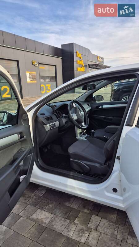 Хэтчбек Opel Astra 2009 в Каменке-Бугской фото 9 Хэтчбек Opel Astra 2009 в Каменке-Бугской