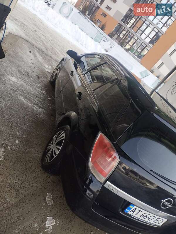 Универсал Opel Astra 2006 в Ивано-Франковске