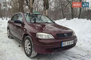 Седан Opel Astra 2006 в Днепре