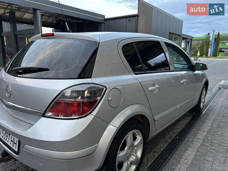 Хэтчбек Opel Astra 2007 в Тячеве фото 4 Хэтчбек Opel Astra 2007 в Тячеве