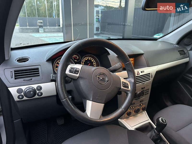 Хэтчбек Opel Astra 2007 в Тячеве фото 15 Хэтчбек Opel Astra 2007 в Тячеве