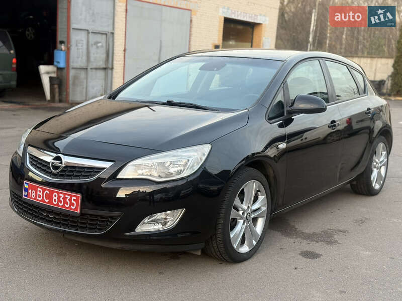 Хэтчбек Opel Astra 2010 в Ровно