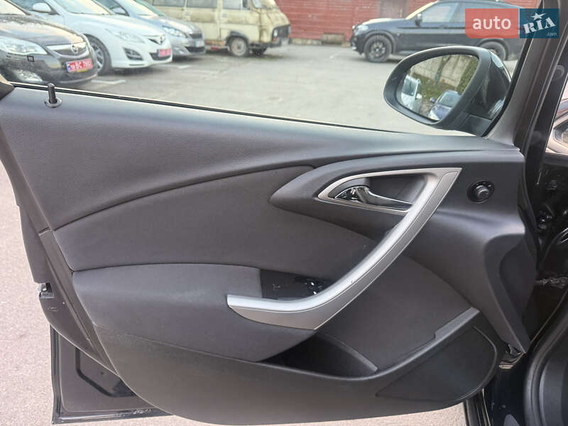 Хэтчбек Opel Astra 2010 в Ровно