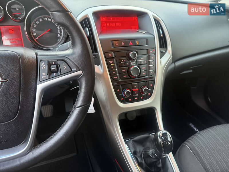 Хэтчбек Opel Astra 2010 в Ровно