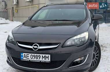 Універсал Opel Astra 2015 в Дніпрі