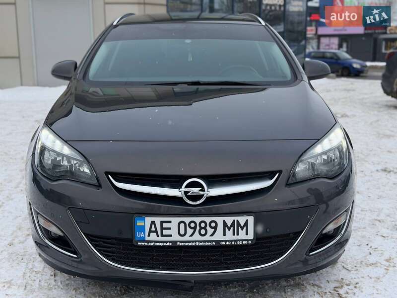 Универсал Opel Astra 2015 в Днепре