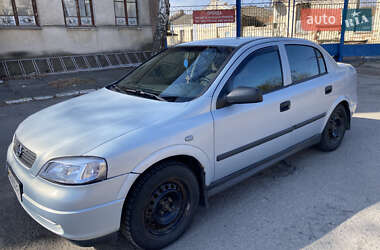Седан Opel Astra 2005 в Гайсину