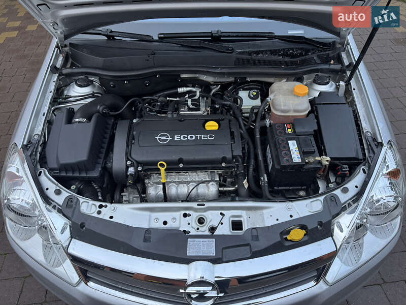 Хэтчбек Opel Astra 2009 в Луцке фото 82 Хэтчбек Opel Astra 2009 в Луцке