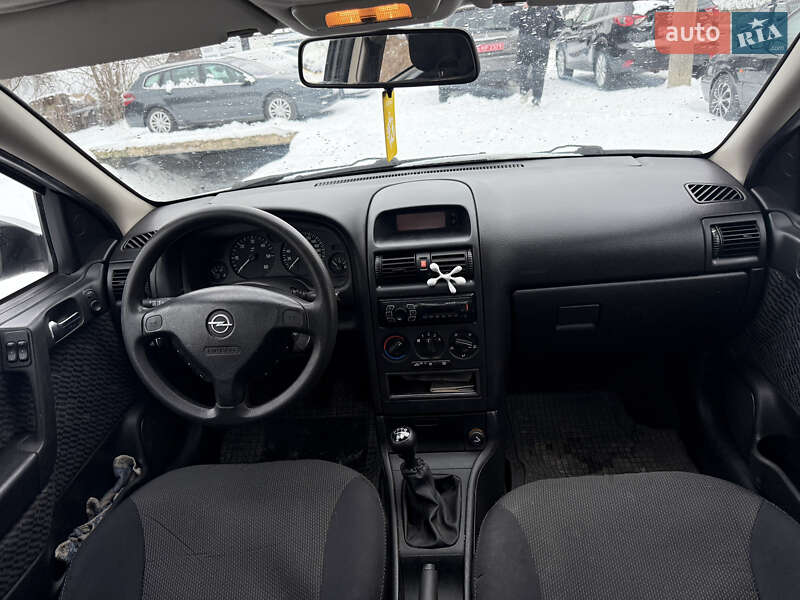 Универсал Opel Astra 2001 в Кременце