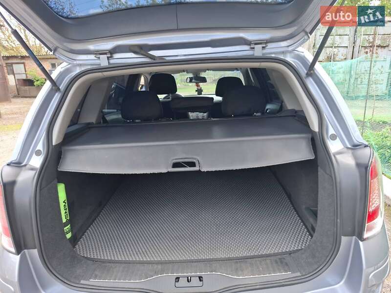 Универсал Opel Astra 2009 в Виннице