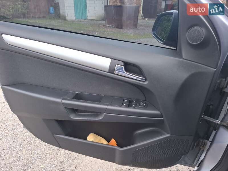 Универсал Opel Astra 2009 в Виннице