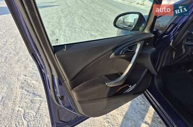 Универсал Opel Astra 2013 в Буче