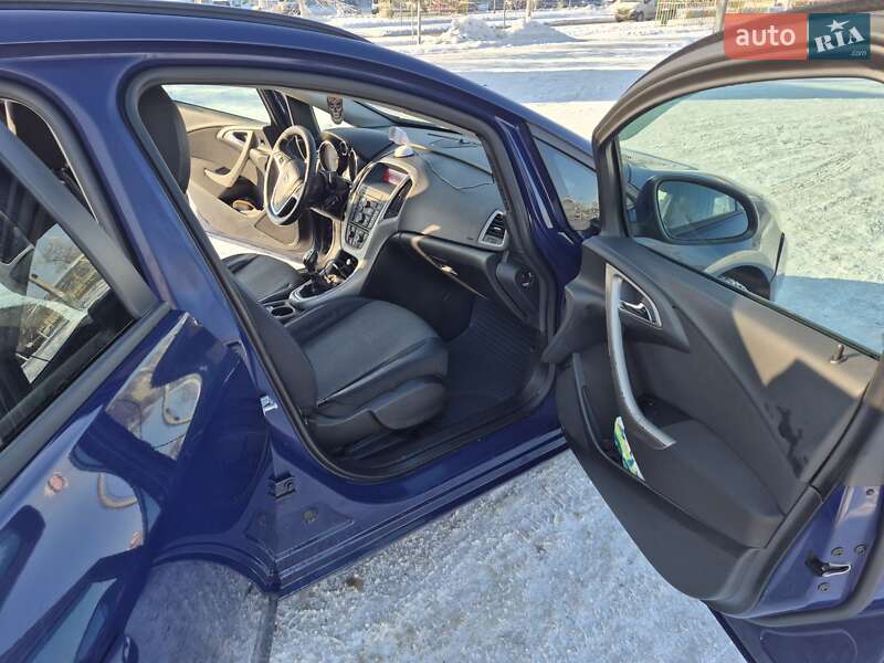 Универсал Opel Astra 2013 в Буче фото 22 Универсал Opel Astra 2013 в Буче