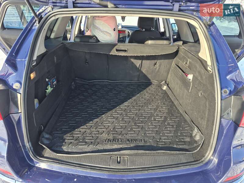 Универсал Opel Astra 2013 в Буче фото 29 Универсал Opel Astra 2013 в Буче