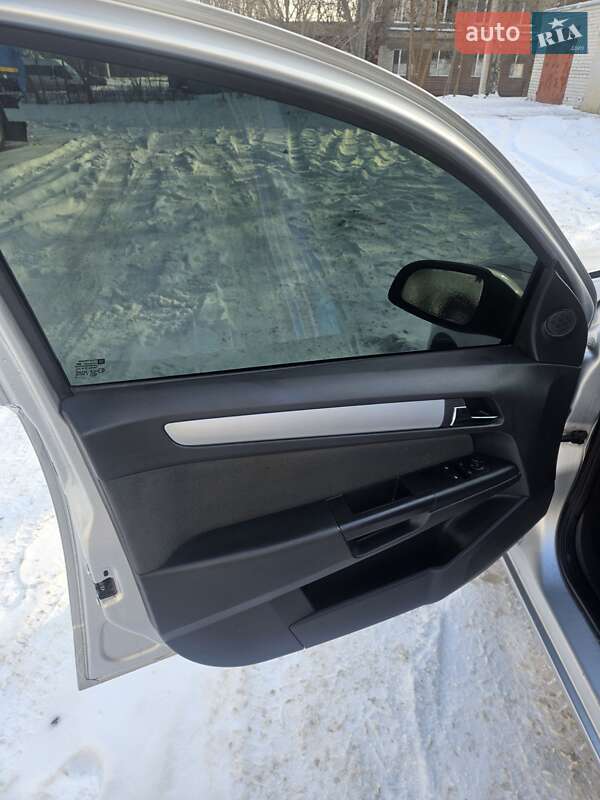 Универсал Opel Astra 2006 в Харькове