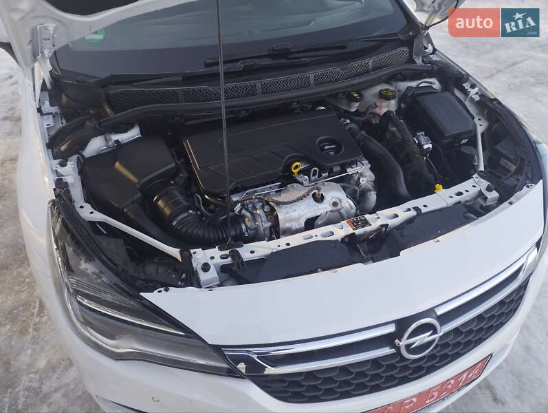 Универсал Opel Astra 2018 в Яворове