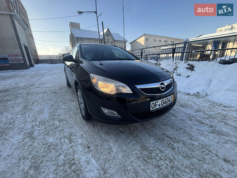 Opel Astra 2011