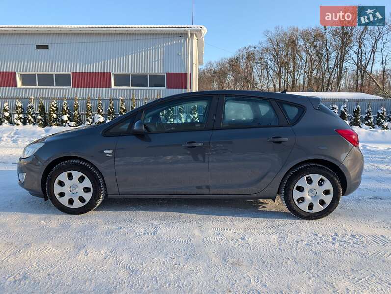 Хэтчбек Opel Astra 2012 в Луцке