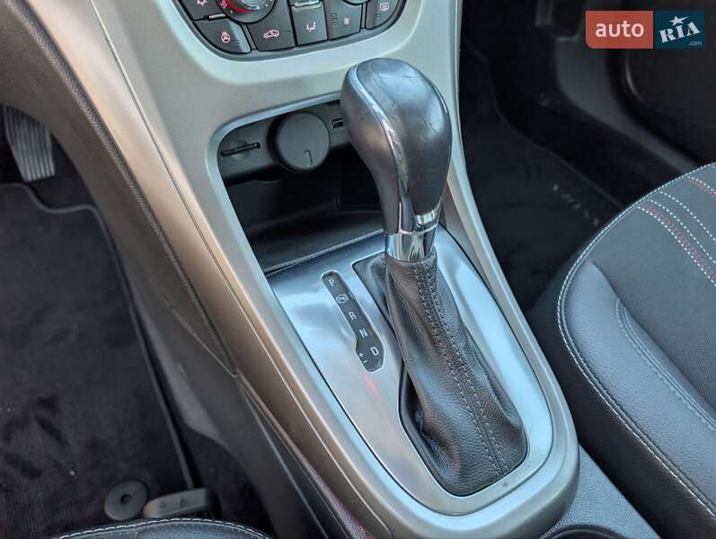 Хэтчбек Opel Astra 2012 в Луцке