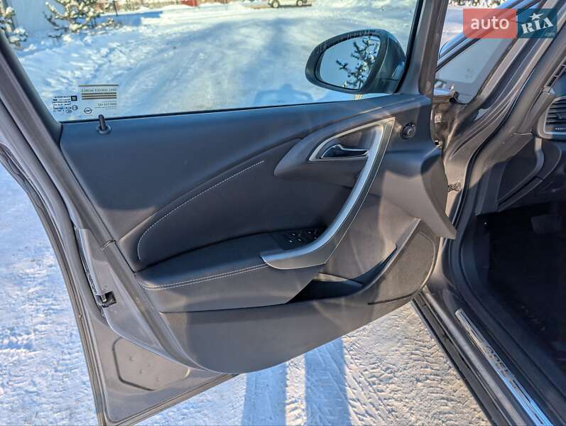 Хэтчбек Opel Astra 2012 в Луцке