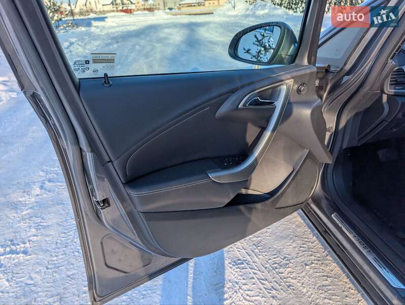 Хэтчбек Opel Astra 2012 в Луцке