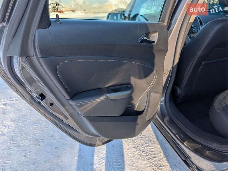 Хэтчбек Opel Astra 2012 в Луцке