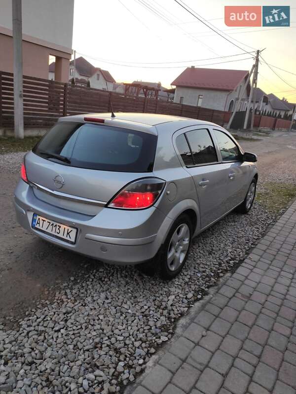 Хэтчбек Opel Astra 2014 в Коломые