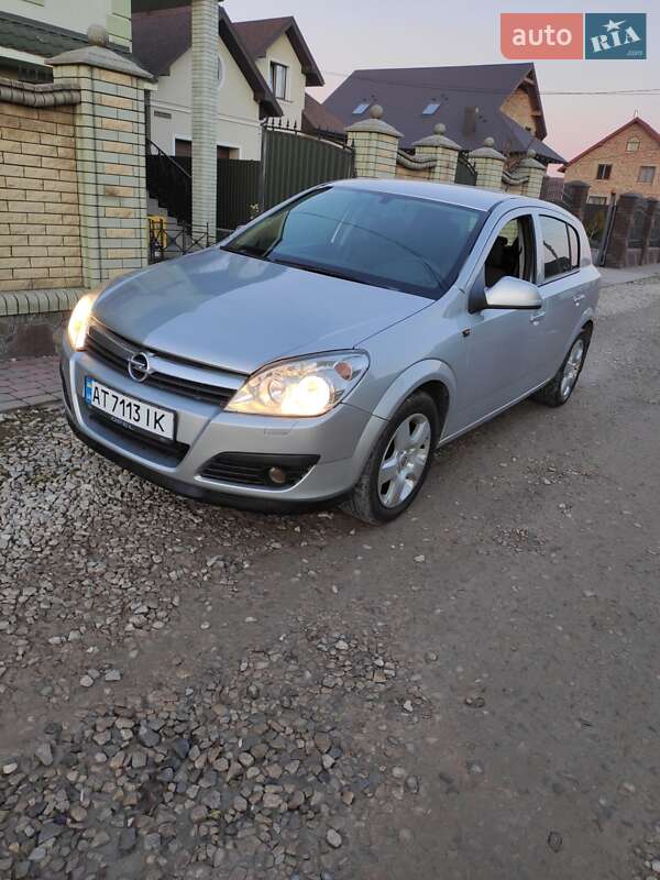 Хэтчбек Opel Astra 2014 в Коломые