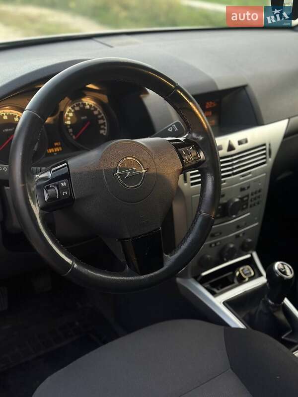 Хэтчбек Opel Astra 2014 в Коломые