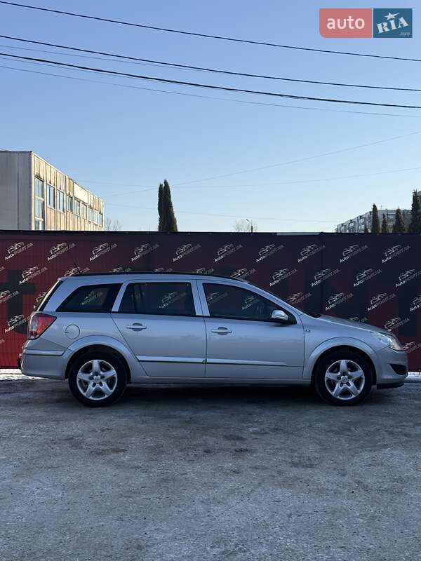 Универсал Opel Astra 2008 в Сумах